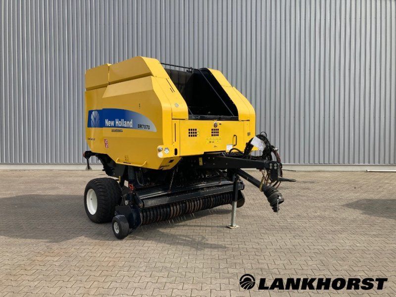 New Holland BR 7070