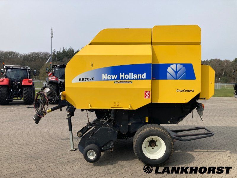 New Holland BR 7070