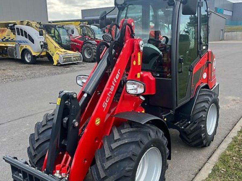 Schäffer 3650 mit Kabine