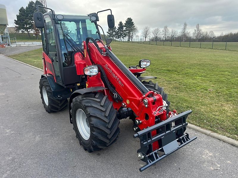 Schäffer 4670 T-3 mit Kabine