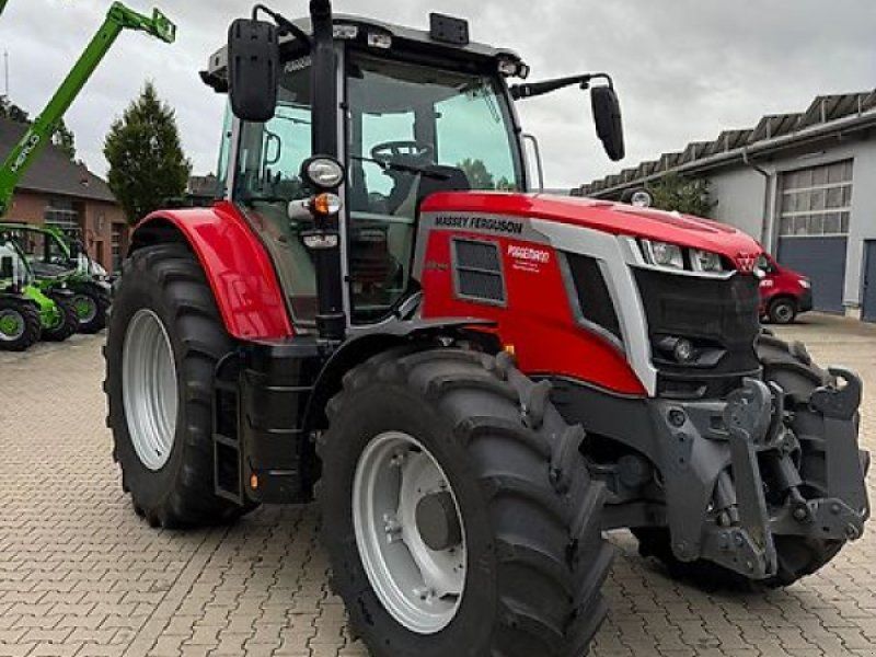Massey Ferguson 6S.145 Dyna 6