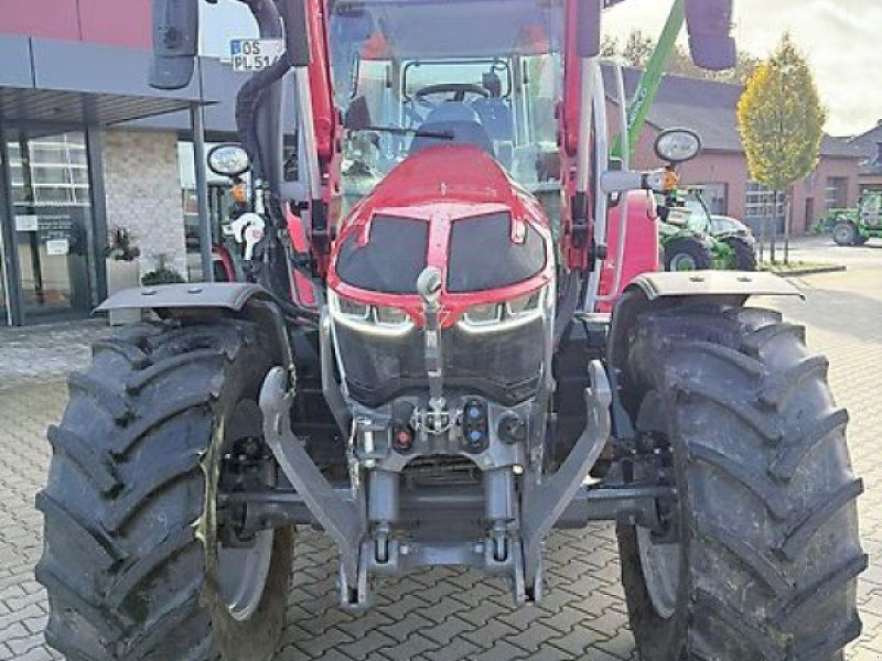 Massey Ferguson 5S.145 Dyna 6