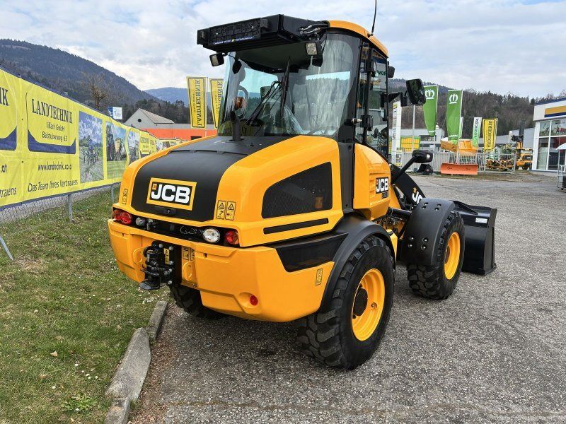 JCB 409 Agri