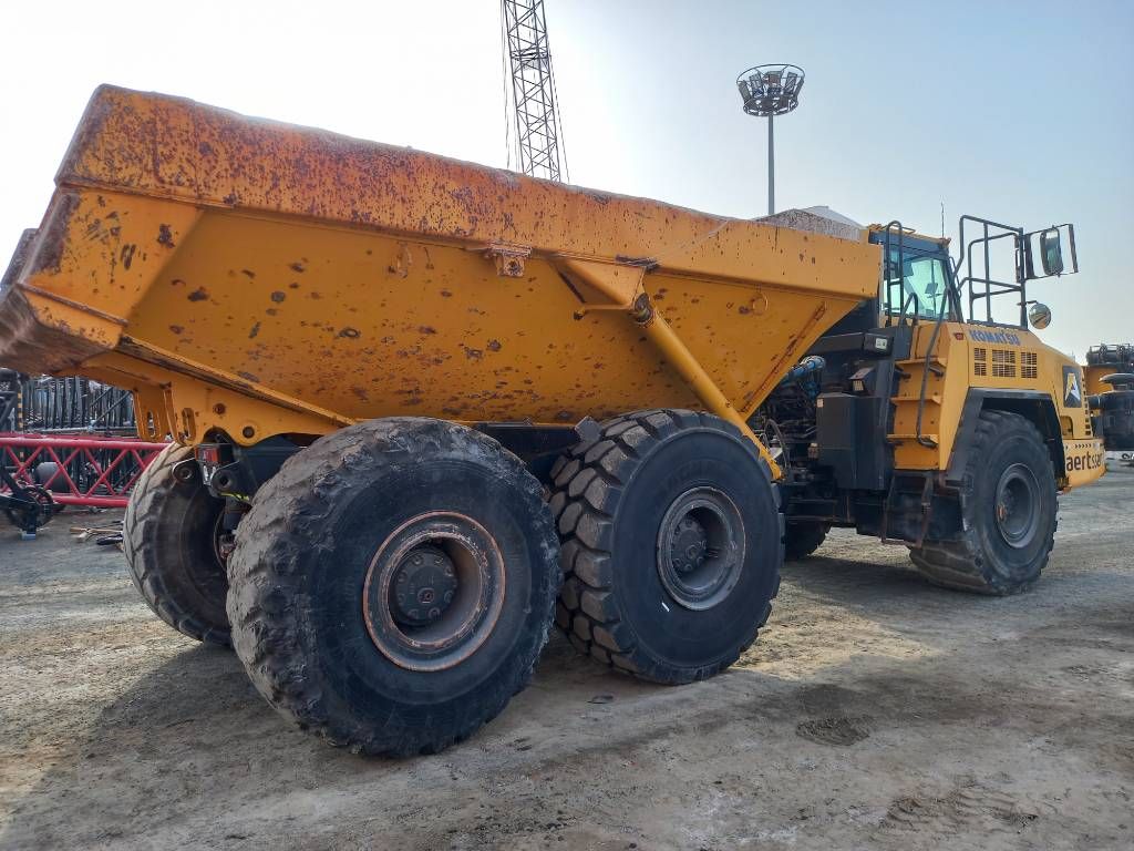 Komatsu HM400-3R (4 pcs available in Abu Dhabi)