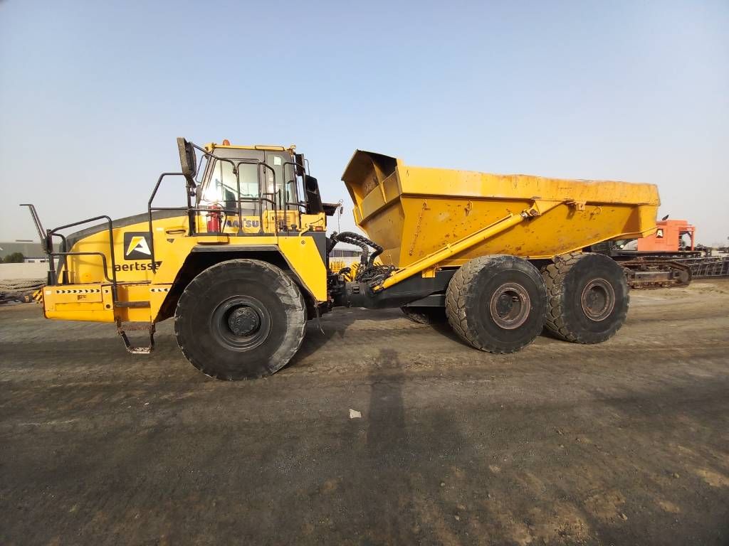 Komatsu HM400-3R (4 pcs available in Abu Dhabi)