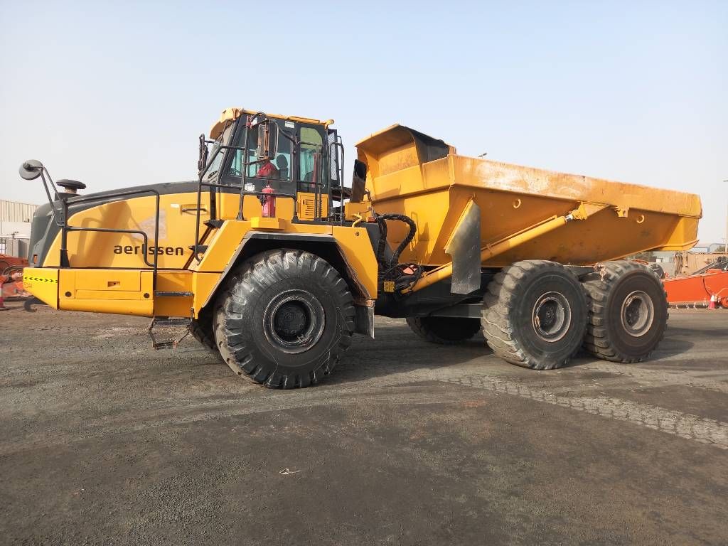 Komatsu HM400-3R (4 pcs available in Abu Dhabi)