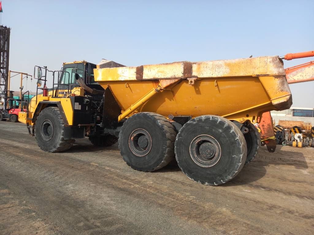 Komatsu HM400-3R (4 pcs available in Abu Dhabi)