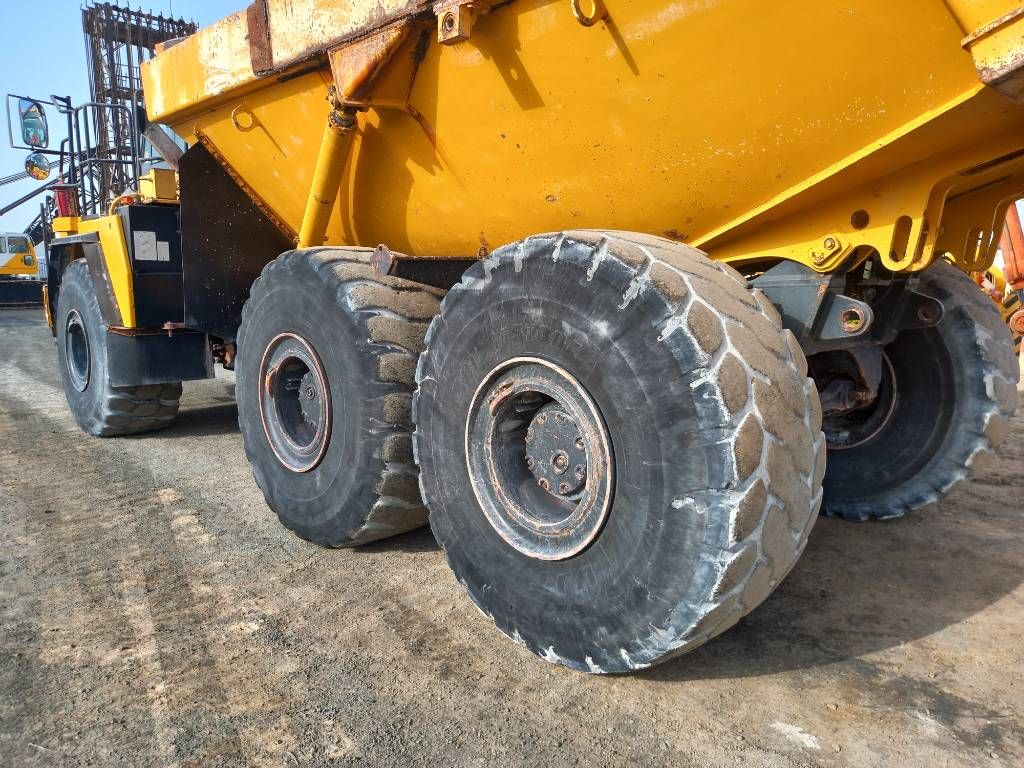 Komatsu HM400-3R (4 pcs available in Abu Dhabi)