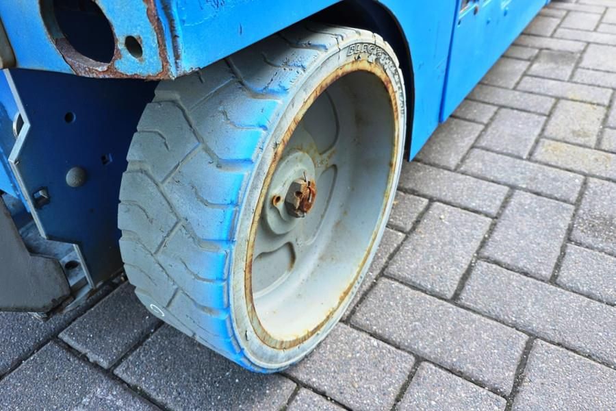 Genie GS2632 Electric, 10m Working Height, Non Marking T