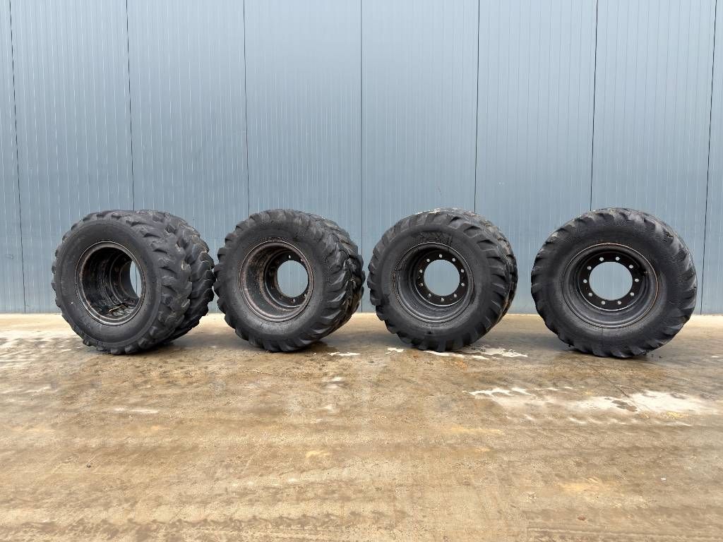 Bridgestone 1000 x 20 Set / 10.00 x 20: 4x2 Tyres