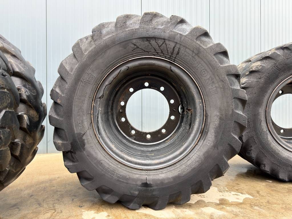 Bridgestone 1000 x 20 Set / 10.00 x 20: 4x2 Tyres
