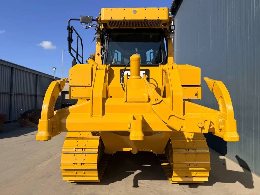 CAT D6T XL