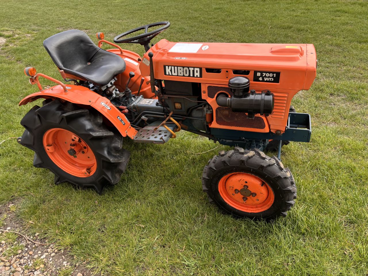Kubota B7001 4WD