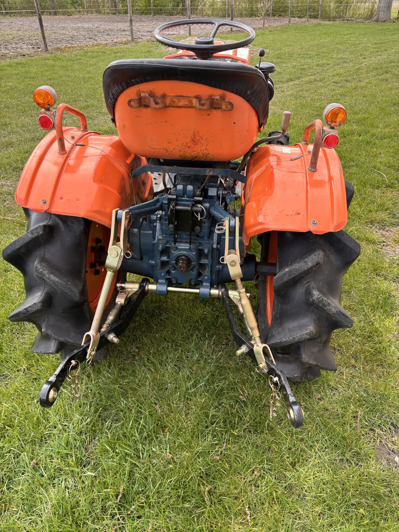 Kubota B7001 4WD