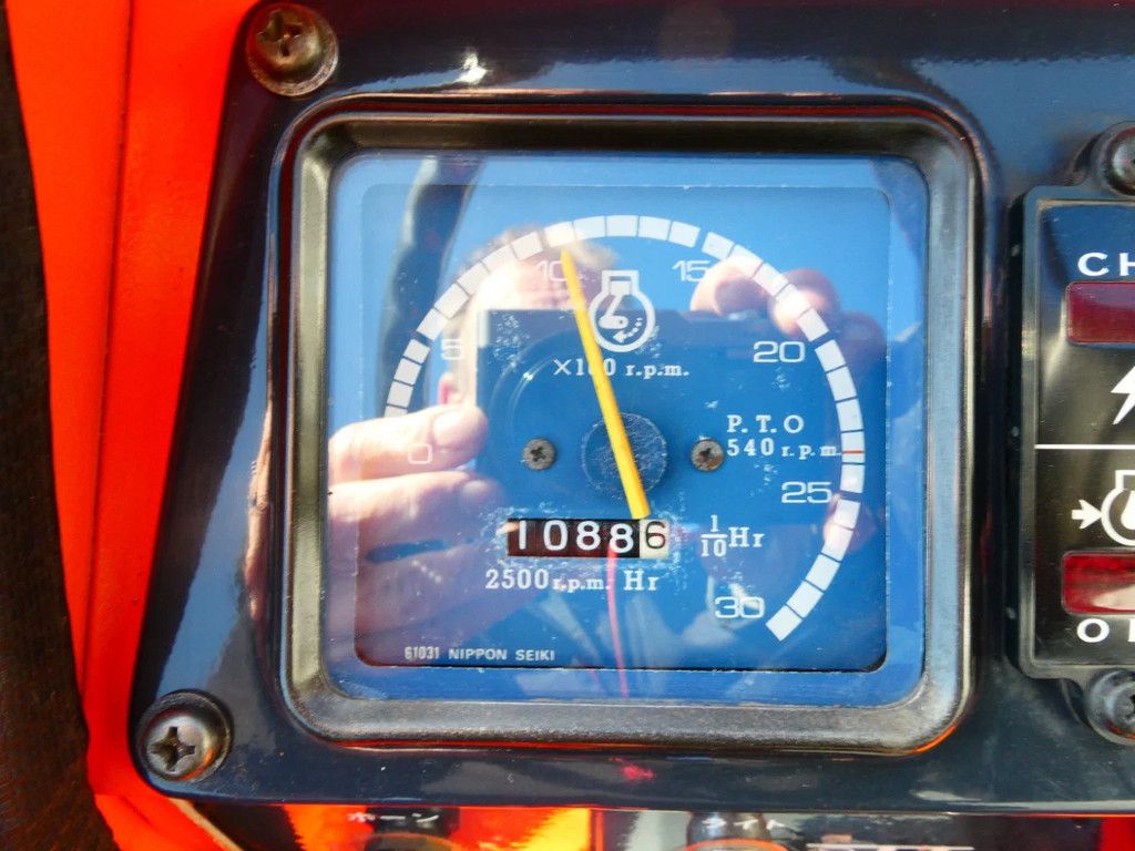 Hinomoto E2004 4wd / 1088 Draaiuren / Miditrekker