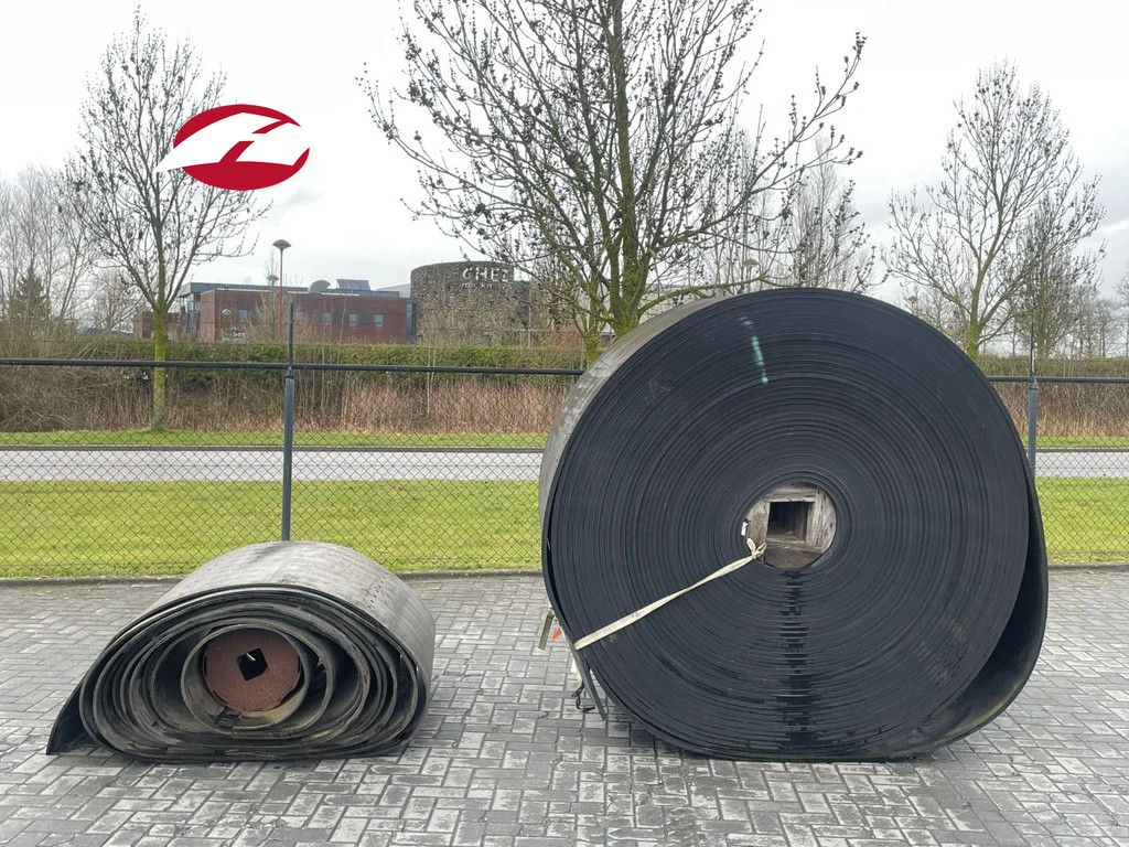 Onbekend COVEYOR BELT | TRANSPORTBAND | RUBBER ROLL | 125X1.2 M