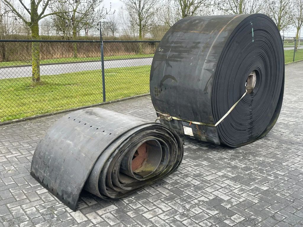Onbekend COVEYOR BELT | TRANSPORTBAND | RUBBER ROLL | 125X1.2 M