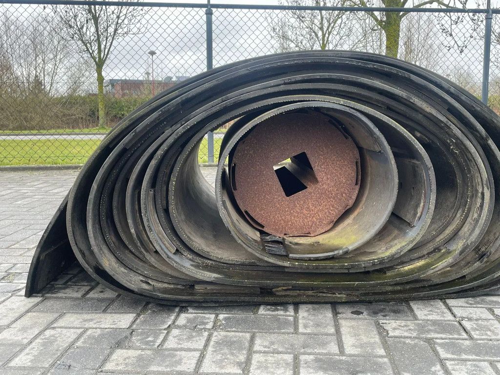 Onbekend COVEYOR BELT | TRANSPORTBAND | RUBBER ROLL | 125X1.2 M