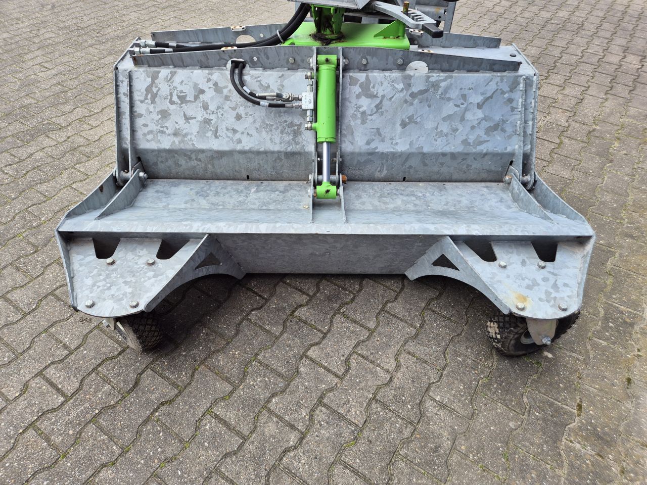 ZOCON VM-150 VEEGMACHINE MINI SHOVEL BOUWJAAR 2018