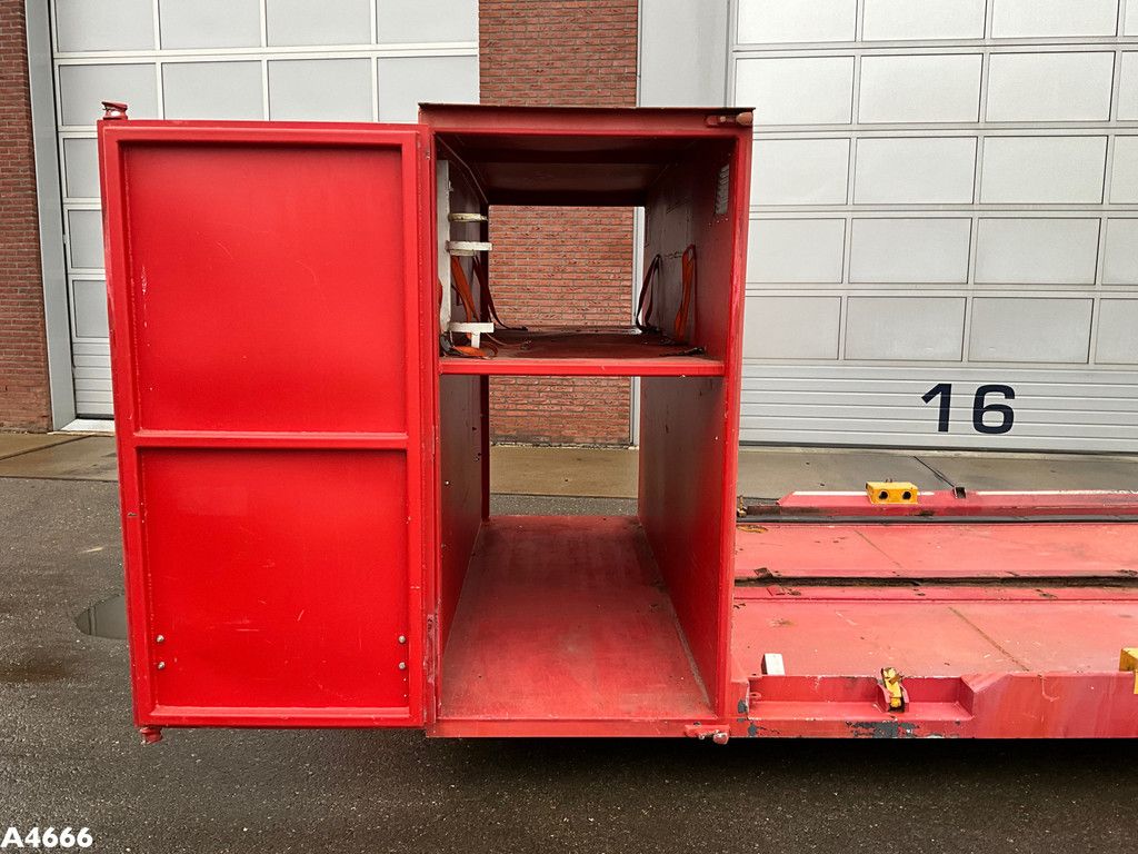 Flatcontainer met opbergruimte