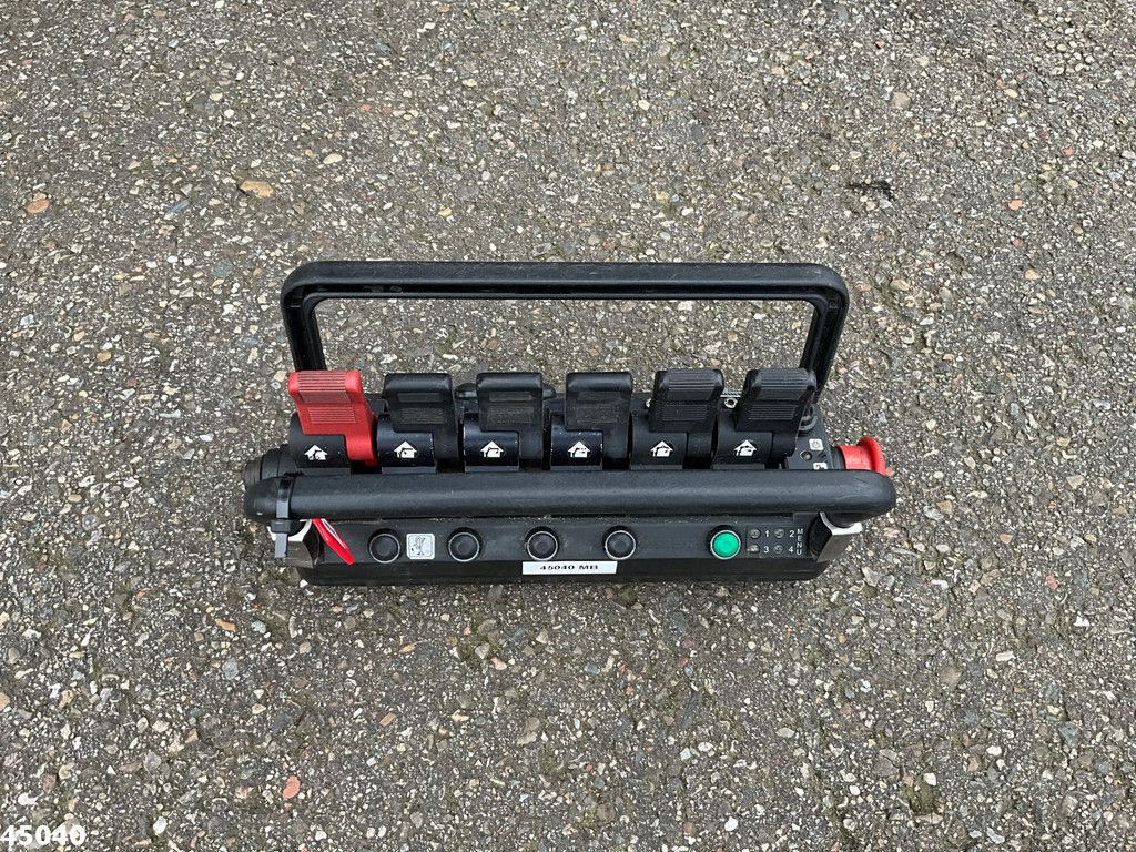 Mercedes-Benz Actros 4141 8x4 manual Hiab 32 Tonmeter laadkraan + Fly-jib