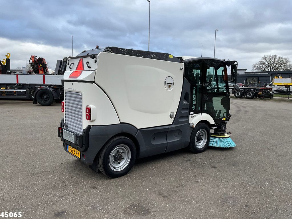 Mathieu MC 210 Azura Flex Euro 6 Just 8.800 km!