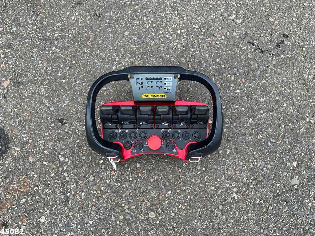 Iveco Trakker AD260T41 Euro 5 6x4 Full Steel Palfinger 36 Tm laadkraan Just 133.291 km!