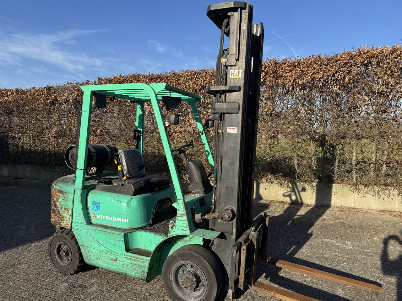 Mitsubishi FG25K gas heftruck