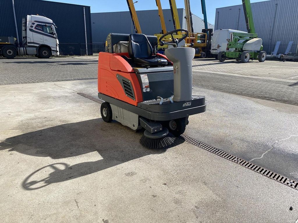2015 Hako Sweepmaster P980 RH, Veegmachine