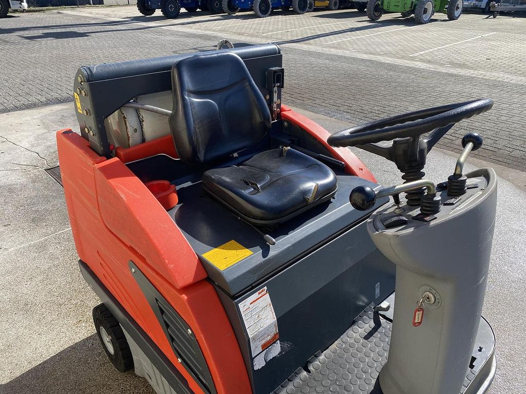 2015 Hako Sweepmaster P980 RH, Veegmachine