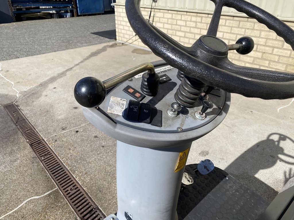 2015 Hako Sweepmaster P980 RH, Veegmachine