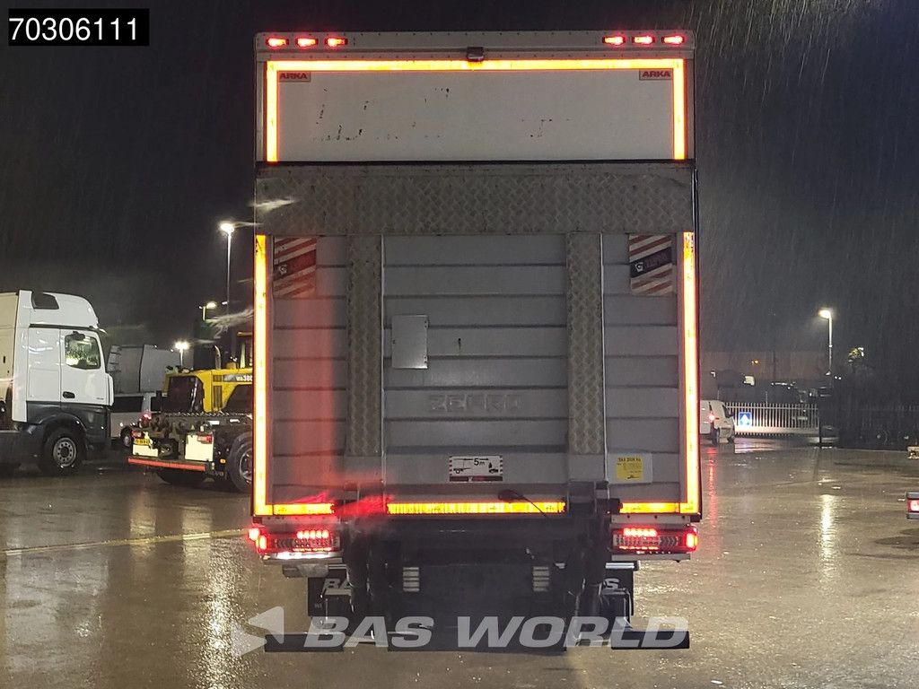 Renault T T 380 4X2 19tonner 2000kg Ladebordwand Full Air suspension Automatic Euro 6