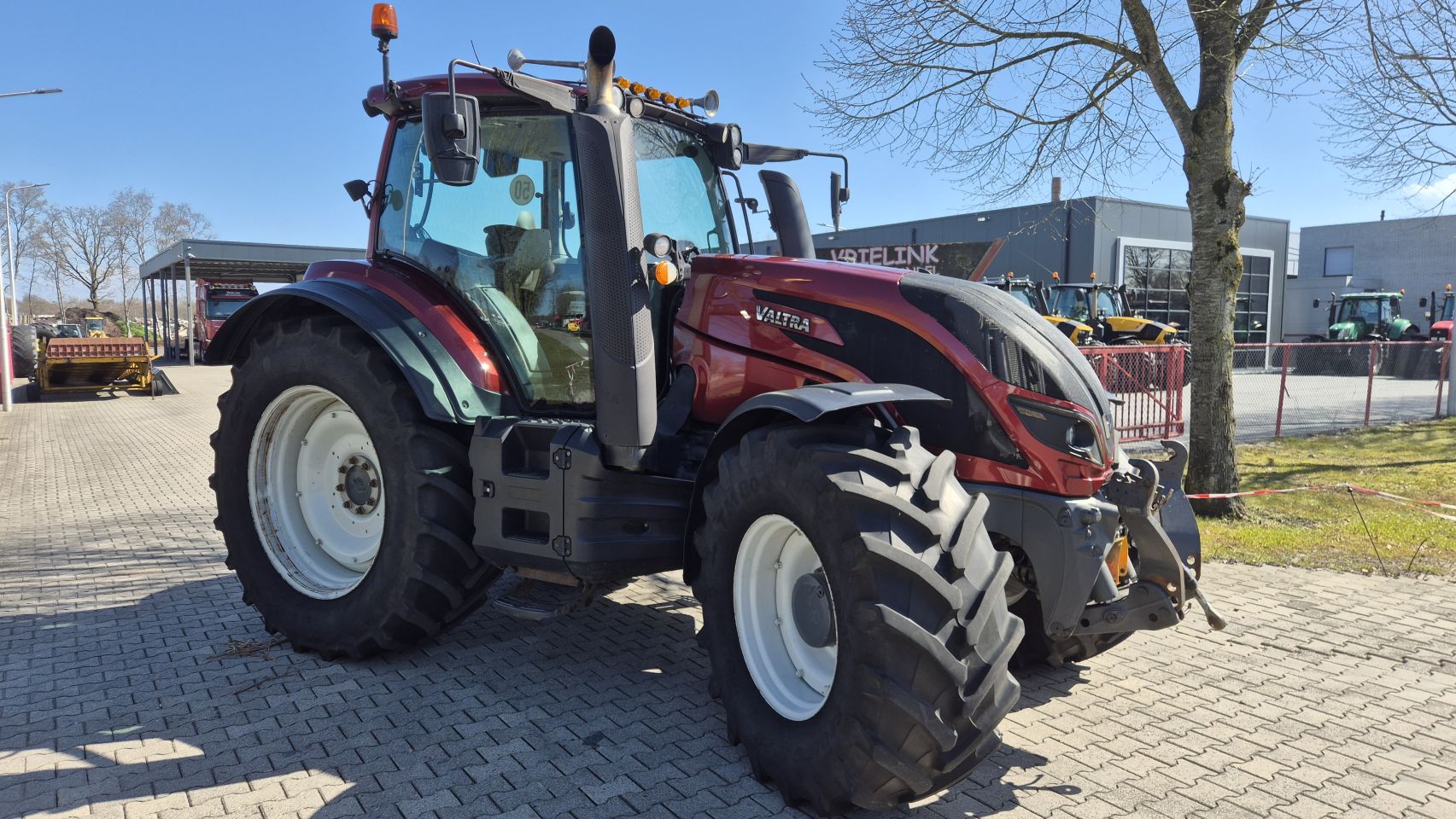 VALTRA T174 Versu Unlimited 50Kmh. Lucht, Fronthef en PTO