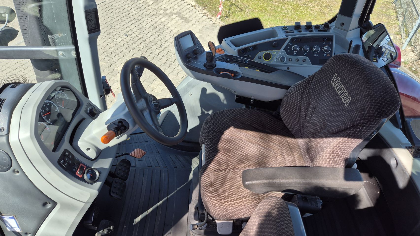 VALTRA T174 Versu Unlimited 50Kmh. Lucht, Fronthef en PTO