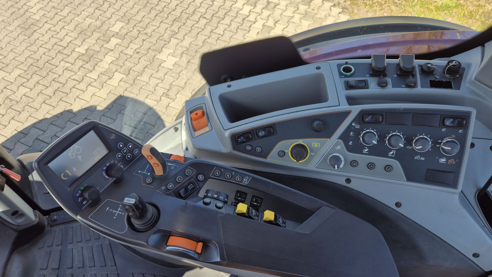 VALTRA T174 Versu Unlimited 50Kmh. Lucht, Fronthef en PTO