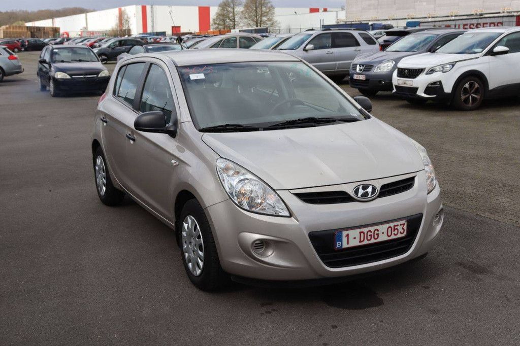 Hyundai i20 Petrol 78hp Passenger Car 2012 (Margin)