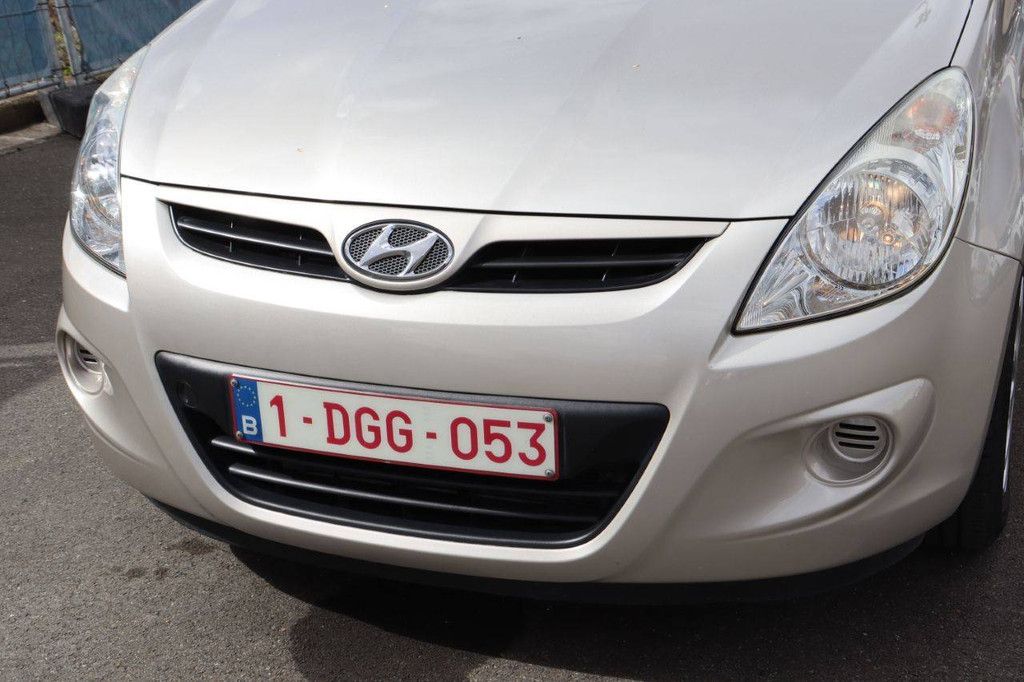 Hyundai i20 Petrol 78hp Passenger Car 2012 (Margin)