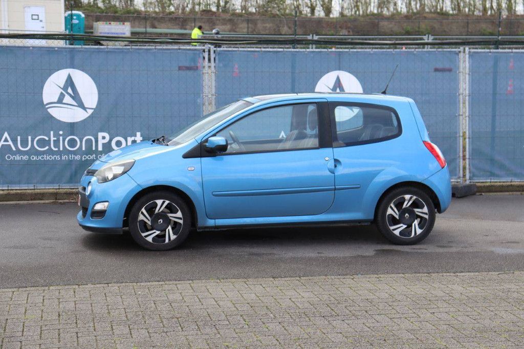 Passenger car Renault Twingo Petrol 75hp 2013 (Margin)