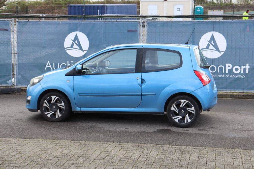 Passenger car Renault Twingo Petrol 75hp 2013 (Margin)
