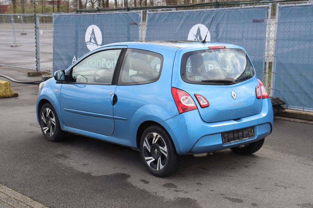 Passenger car Renault Twingo Petrol 75hp 2013 (Margin)