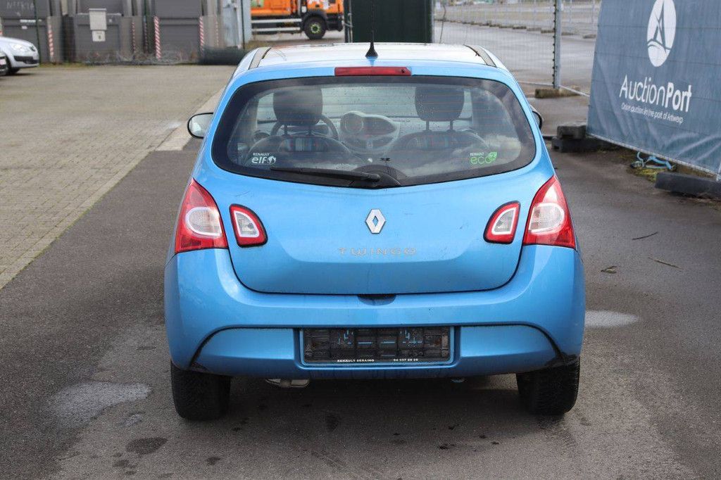 Passenger car Renault Twingo Petrol 75hp 2013 (Margin)
