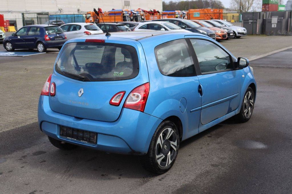 Passenger car Renault Twingo Petrol 75hp 2013 (Margin)