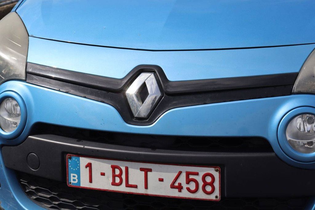 Passenger car Renault Twingo Petrol 75hp 2013 (Margin)