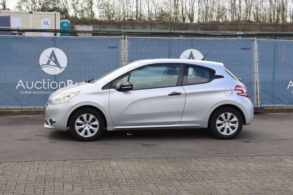 Pkw Peugeot 208 Benzin 82 PS 2015 (Margin)