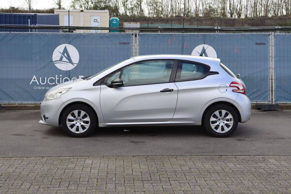 Pkw Peugeot 208 Benzin 82 PS 2015 (Margin)