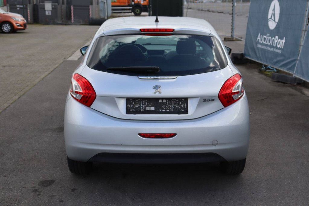Pkw Peugeot 208 Benzin 82 PS 2015 (Margin)