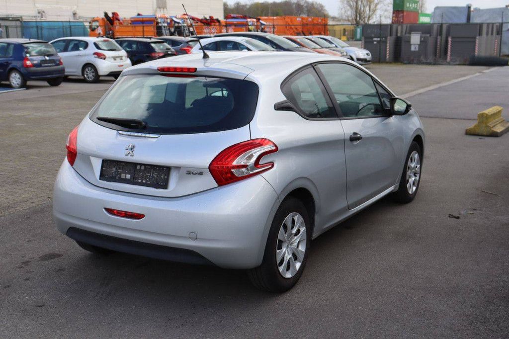Pkw Peugeot 208 Benzin 82 PS 2015 (Margin)