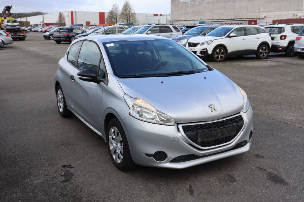 Pkw Peugeot 208 Benzin 82 PS 2015 (Margin)
