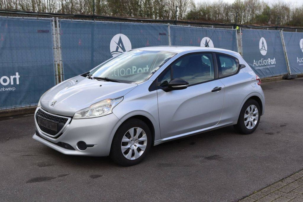 Pkw Peugeot 208 Benzin 82 PS 2015 (Margin)
