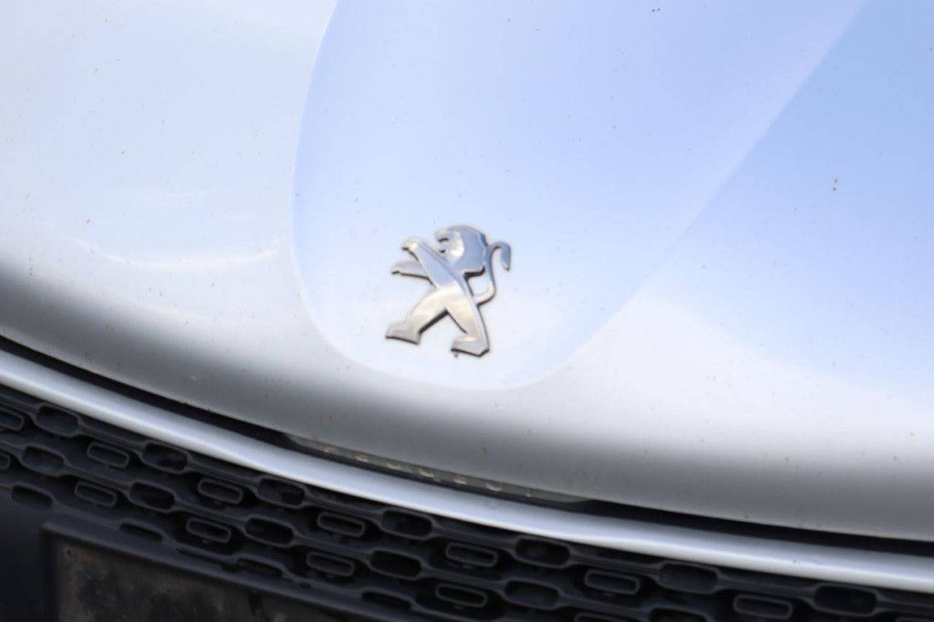 Pkw Peugeot 208 Benzin 82 PS 2015 (Margin)